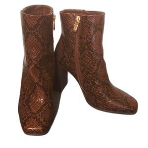 Brown faux alligator high heeled booties size 7